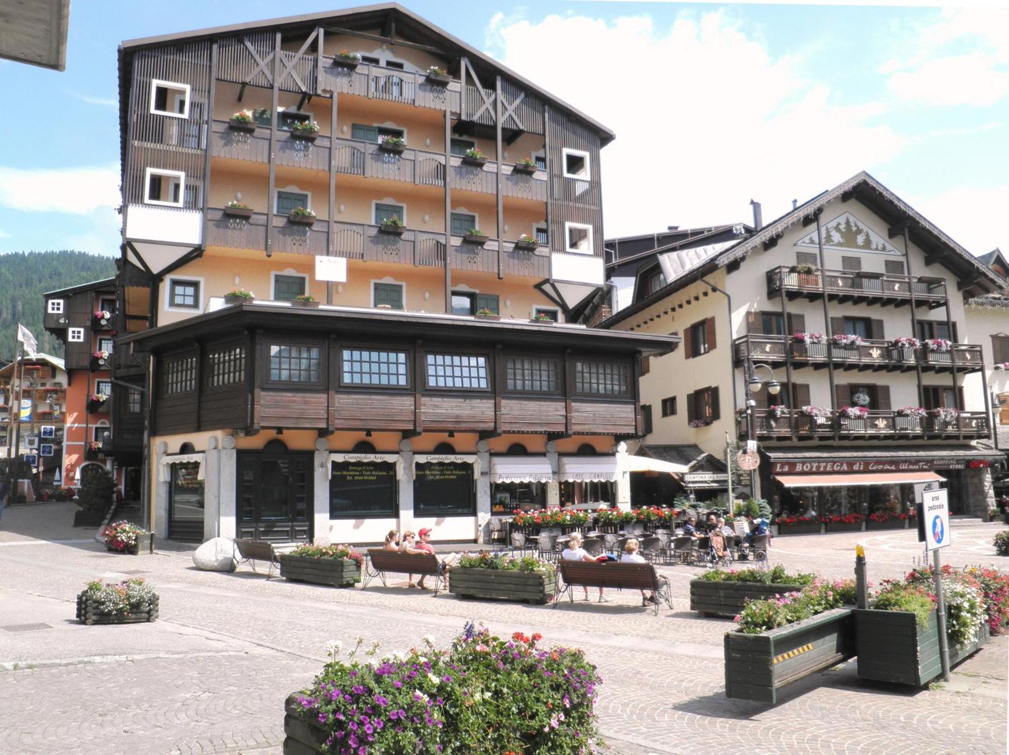 Residence Hotel Sport Campiglio มาดอนนาดีกัมปิโญ ภายนอก รูปภาพ