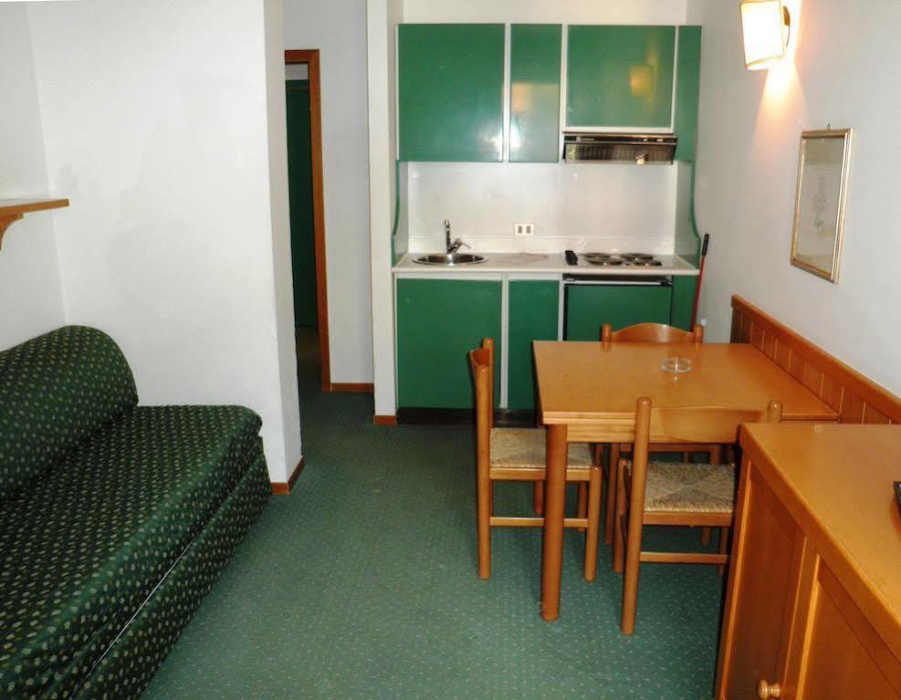 Residence Hotel Sport Campiglio มาดอนนาดีกัมปิโญ ภายนอก รูปภาพ