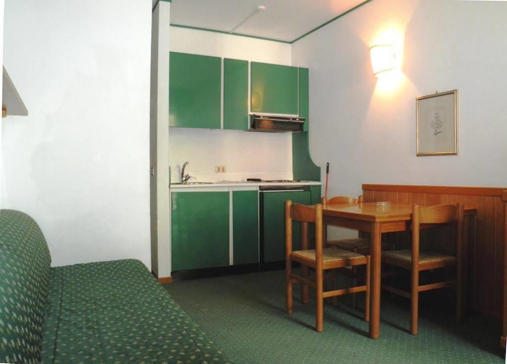 Residence Hotel Sport Campiglio มาดอนนาดีกัมปิโญ ภายนอก รูปภาพ