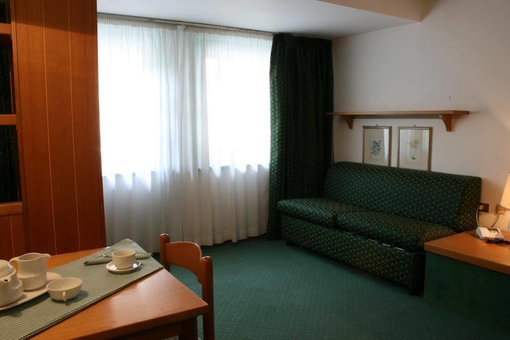 Residence Hotel Sport Campiglio มาดอนนาดีกัมปิโญ ภายนอก รูปภาพ